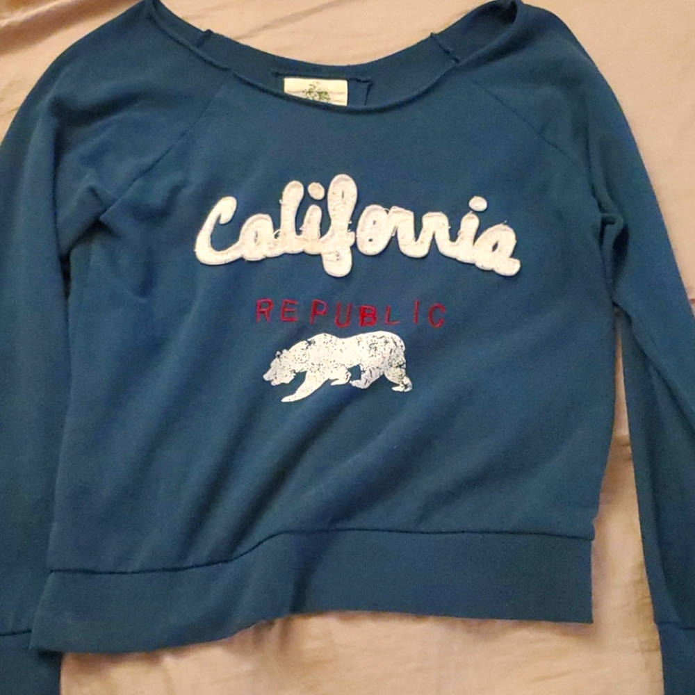 Off shoulder sweatshirt top